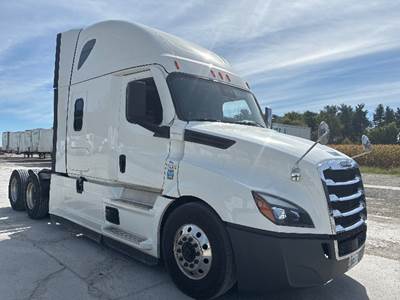 Freightliner Cascadia 126 Sleeper Semi Truck - 72" Integral Sleeper, 455HP, 12 Speed Automatic