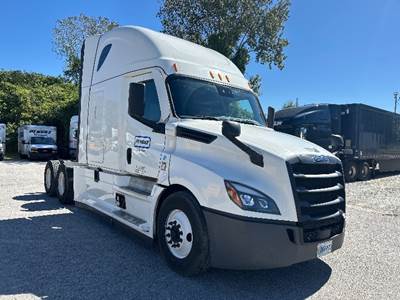 Freightliner Cascadia 126 Sleeper Semi Truck - 72" Integral Sleeper, 455HP, 12 Speed Automatic