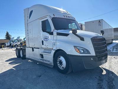 Freightliner Cascadia 126 Sleeper Semi Truck - 72" Integral Sleeper, 455HP, 12 Speed Automatic