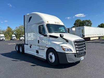 Freightliner Cascadia 126 Sleeper Semi Truck - 72" Integral Sleeper, 455HP, 12 Speed Automatic