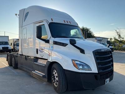 Freightliner Cascadia 126 Sleeper Semi Truck - 72" Integral Sleeper, 455HP, 12 Speed Automatic