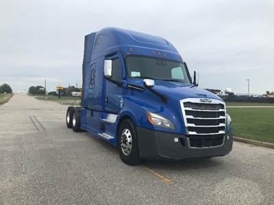 Freightliner Cascadia 126 Sleeper Semi Truck - 72" Integral Sleeper, 455HP, 12 Speed Automatic