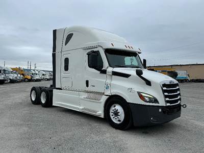Freightliner Cascadia 126 Sleeper Semi Truck - 72" Integral Sleeper, 475HP, 12 Speed Automatic