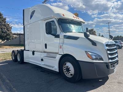 Freightliner Cascadia 126 Sleeper Semi Truck - 72" Integral Sleeper, 455HP, 12 Speed Automatic