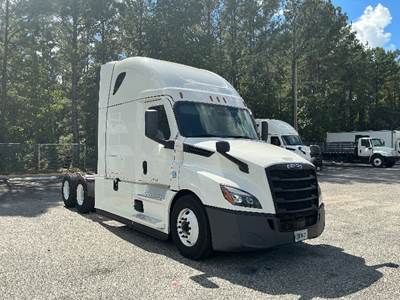 Freightliner Cascadia 126 Sleeper Semi Truck - 72" Integral Sleeper, 455HP, 12 Speed Automatic