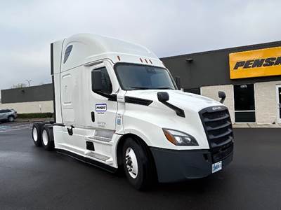 Freightliner Cascadia 126 Sleeper Semi Truck - 72" Integral Sleeper, 455HP, 12 Speed Automatic