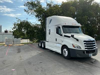 Freightliner Cascadia 126 Sleeper Semi Truck - 72" Integral Sleeper, 475HP, 12 Speed Automatic