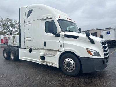 Freightliner Cascadia 126 Sleeper Semi Truck - 72" Integral Sleeper, 455HP, 12 Speed Automatic