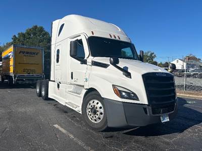 Freightliner Cascadia 126 Sleeper Semi Truck - 72" Integral Sleeper, 475HP, 12 Speed Automatic