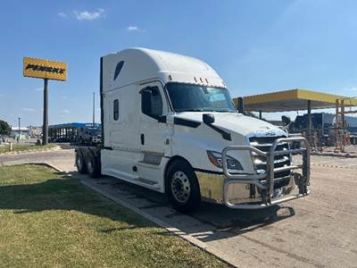 Freightliner Cascadia 126 Sleeper Semi Truck - 72" Integral Sleeper, 455HP, 12 Speed Automatic