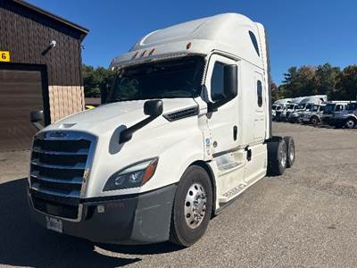 Freightliner Cascadia 126 Sleeper Semi Truck - 72" Integral Sleeper, 455HP, 12 Speed Automatic