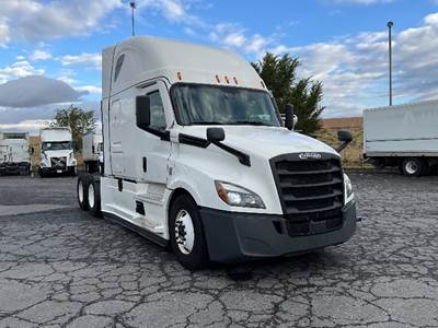 Freightliner Cascadia 126 Sleeper Semi Truck - 72" Integral Sleeper, 455HP, 12 Speed Automatic