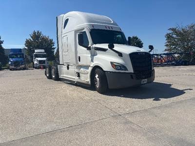 Freightliner Cascadia 126 Sleeper Semi Truck - 72" Integral Sleeper, 455HP, 12 Speed Automatic