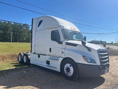 Freightliner Cascadia 126 Sleeper Semi Truck - 72" Integral Sleeper, 455HP, 12 Speed Automatic