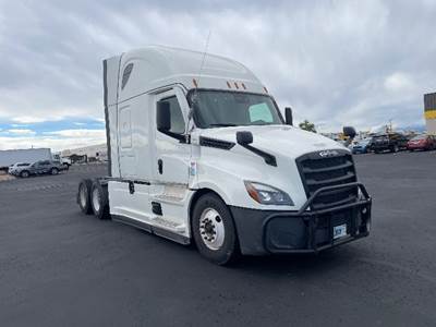 Freightliner Cascadia 126 Sleeper Semi Truck - 72" Integral Sleeper, 455HP, 12 Speed Automatic