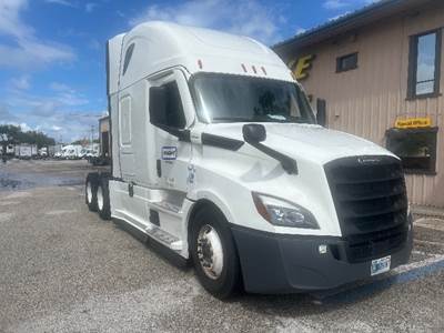 Freightliner Cascadia 126 Sleeper Semi Truck - 72" Integral Sleeper, 455HP, 12 Speed Automatic