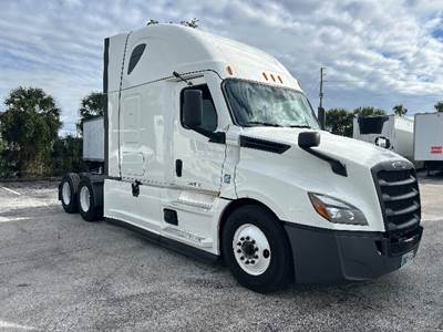 Freightliner Cascadia 126 Sleeper Semi Truck - 72" Integral Sleeper, 455HP, 12 Speed Automatic