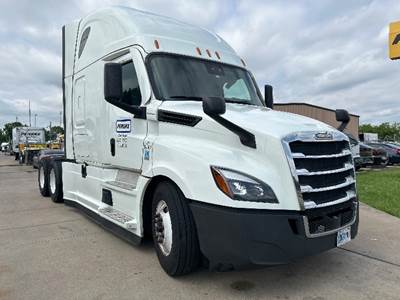Freightliner Cascadia 126 Sleeper Semi Truck - 72" Integral Sleeper, 455HP, 12 Speed Automatic