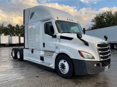 Freightliner Cascadia 126 Sleeper Semi Truck - 72" Integral Sleeper, 455HP, 12 Speed Automatic