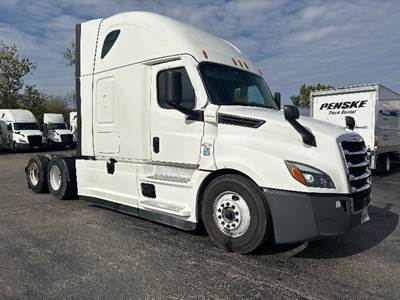 Freightliner Cascadia 126 Sleeper Semi Truck - 72" Integral Sleeper, 455HP, 12 Speed Automatic