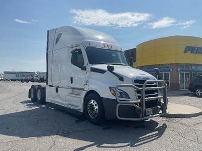 Freightliner Cascadia 126 Sleeper Semi Truck - 72" Integral Sleeper, 455HP, 12 Speed Automatic