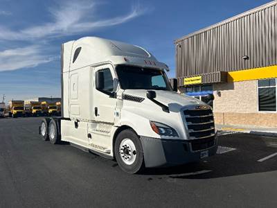 Freightliner Cascadia 126 Sleeper Semi Truck - 72" Integral Sleeper, 455HP, 12 Speed Automatic