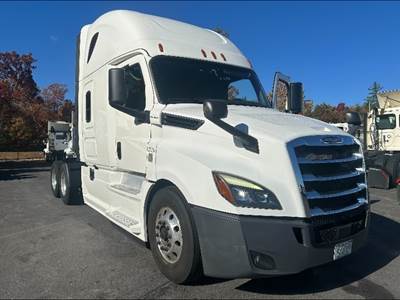 Freightliner Cascadia 126 Sleeper Semi Truck - 72" Integral Sleeper, 455HP, 12 Speed Automatic