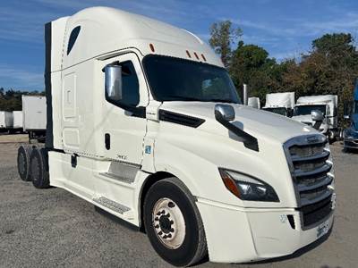 Freightliner Cascadia 126 Sleeper Semi Truck - 72" Integral Sleeper, 400HP, 12 Speed Automatic