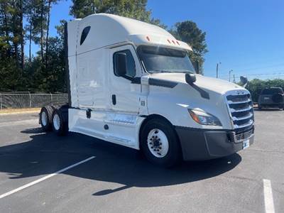 Freightliner Cascadia 126 Sleeper Semi Truck - 72" Integral Sleeper, 455HP, 12 Speed Automatic