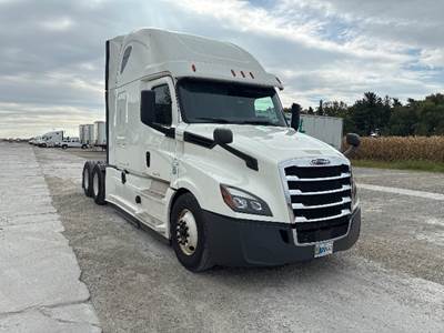 Freightliner Cascadia 126 Sleeper Semi Truck - 72" Integral Sleeper, 455HP, 12 Speed Automatic