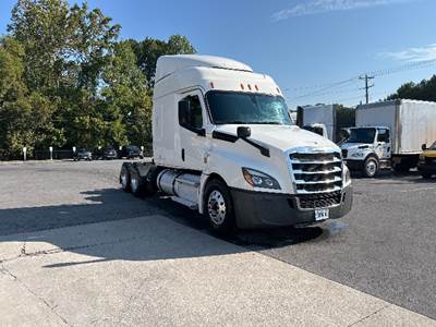 Freightliner Cascadia 126 Sleeper Semi Truck - 72" Integral Sleeper, 455HP, 12 Speed Automatic