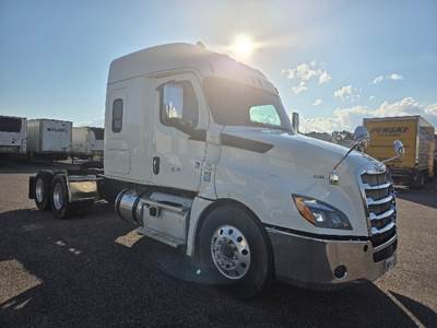 Freightliner Cascadia 126 Sleeper Semi Truck - 60" Integral Sleeper, 455HP, 10 Speed Manual