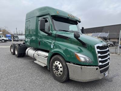 Freightliner Cascadia 126 Sleeper Semi Truck - 72" Integral Sleeper, Cummins 450HP, 10 Speed Manual