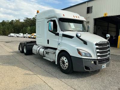 Freightliner Cascadia 126 Sleeper Semi Truck - 60" Integral Sleeper, 455HP, 12 Speed Automatic