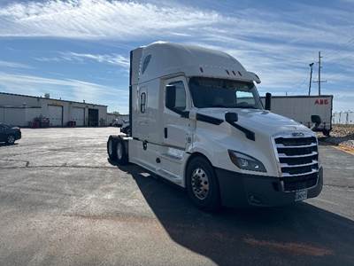 Freightliner Cascadia 126 Sleeper Semi Truck - 72" Integral Sleeper, 455HP, 12 Speed Automatic
