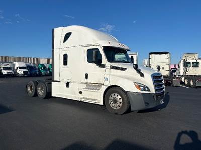 Freightliner Cascadia 126 Sleeper Semi Truck - 72" Integral Sleeper, 455HP, 12 Speed Automatic