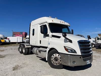 Freightliner Cascadia 126 Sleeper Semi Truck - 60" Integral Sleeper, 455HP, 12 Speed Automatic