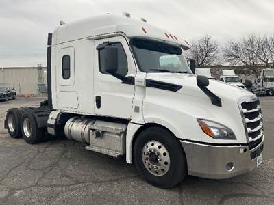 Freightliner Cascadia 126 Sleeper Semi Truck - 60" Integral Sleeper, 455HP, 12 Speed Automatic