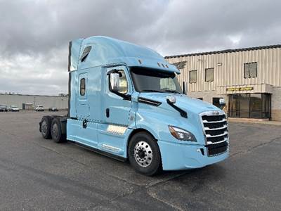 Freightliner Cascadia 126 Sleeper Semi Truck - 72" Integral Sleeper, 455HP, 12 Speed Automatic