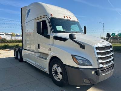 Freightliner Cascadia 126 Sleeper Semi Truck - 72" Integral Sleeper, 505HP, 12 Speed Automatic