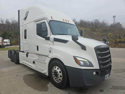 Freightliner Cascadia 126 Sleeper Semi Truck - 72" Integral Sleeper, 455HP, 12 Speed Automatic