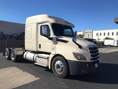 Freightliner Cascadia 126 Sleeper Semi Truck - 60" Integral Sleeper, 505HP, 12 Speed Automatic