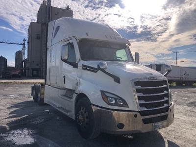 Freightliner Cascadia 126 Sleeper Semi Truck - 60" Integral Sleeper, 560HP, 13 Speed Manual