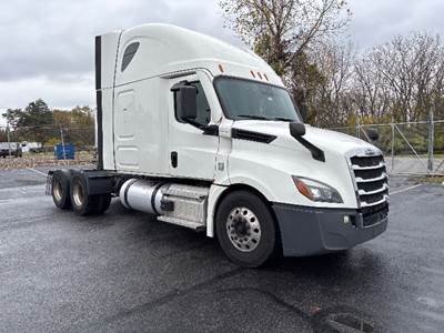 Freightliner Cascadia 126 Sleeper Semi Truck - 72" Integral Sleeper, 455HP, 12 Speed Automatic
