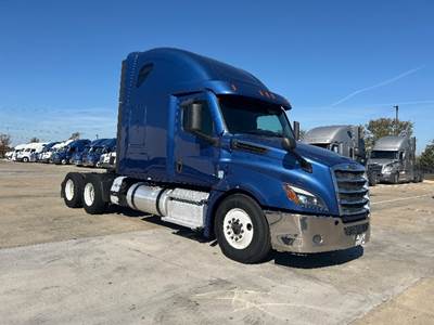 Freightliner Cascadia 126 Sleeper Semi Truck - 72" Integral Sleeper, 455HP, 12 Speed Automatic