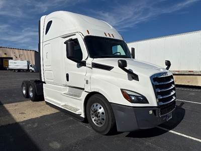 Freightliner Cascadia 126 Sleeper Semi Truck - 72" Integral Sleeper, 475HP, 12 Speed Automatic