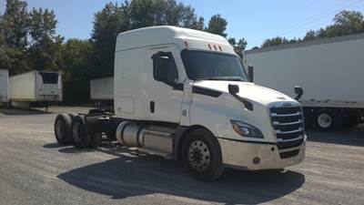 Freightliner Cascadia 126 Sleeper Semi Truck - 60" Integral Sleeper, 455HP, 12 Speed Automatic
