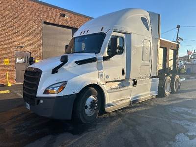 Freightliner Cascadia 126 Sleeper Semi Truck - 72" Integral Sleeper, 455HP, 12 Speed Automatic