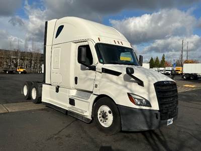 Freightliner Cascadia 126 Sleeper Semi Truck - 72" Integral Sleeper, 455HP, 12 Speed Automatic