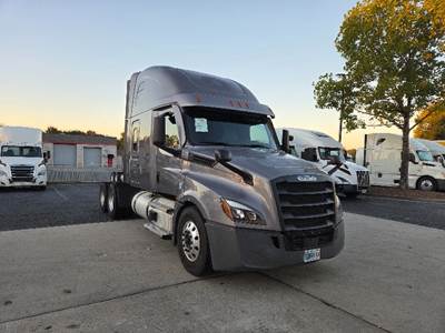 Freightliner Cascadia 126 Sleeper Semi Truck - 72" Integral Sleeper, 505HP, 13 Speed Manual